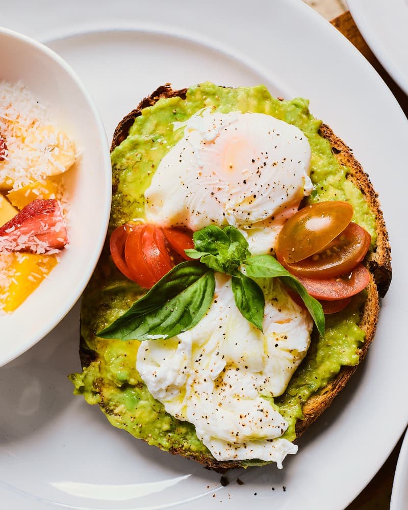 Tosta Aguacate & Huevo Pochado — Baya Baya Café, Puerto Viejo
