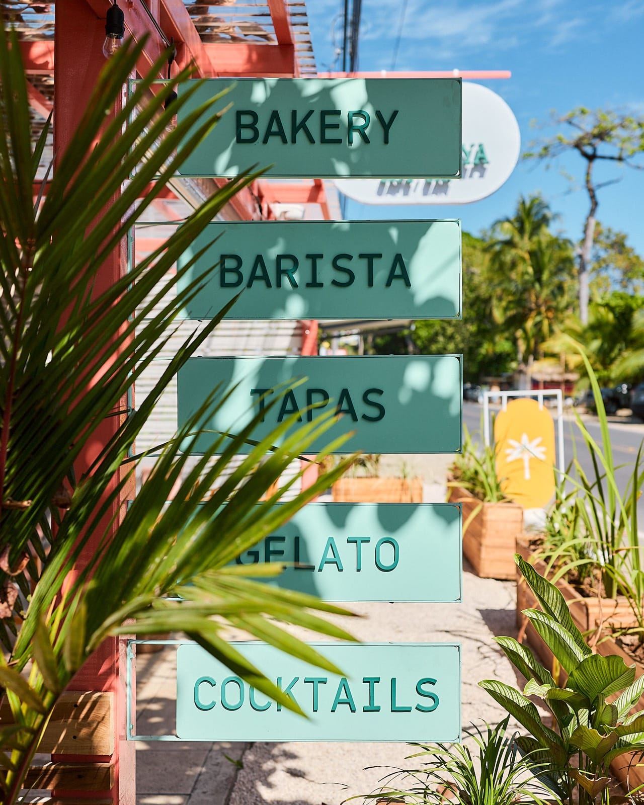 Baya Baya Café — Bakery, Barista, Brunch, Gelato, Cocktails en Puerto Viejo